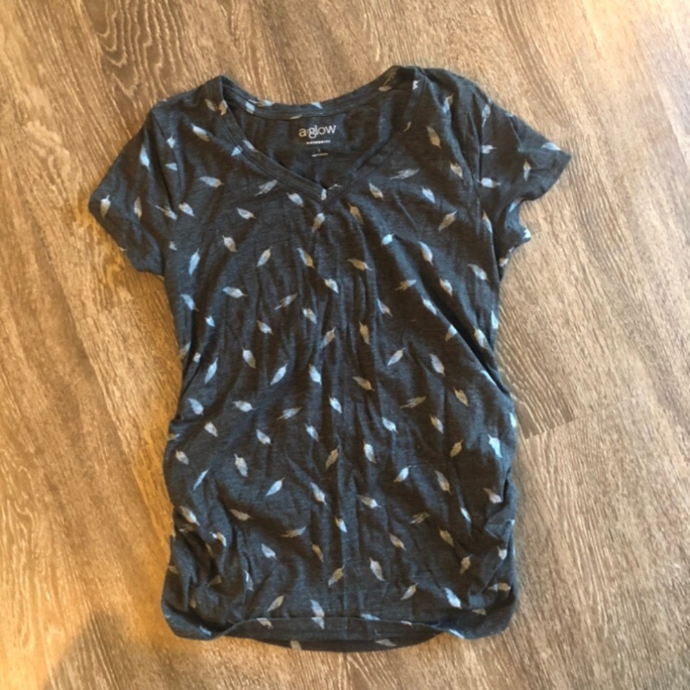 Fitted Maternity T-shirt with Leaf Print